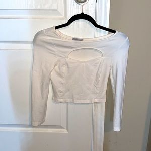 White quarter sleeve crop top
